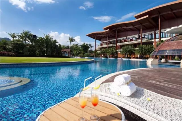 三亚高端酒店一线海景房推荐,三亚市区值得去住的别墅酒店