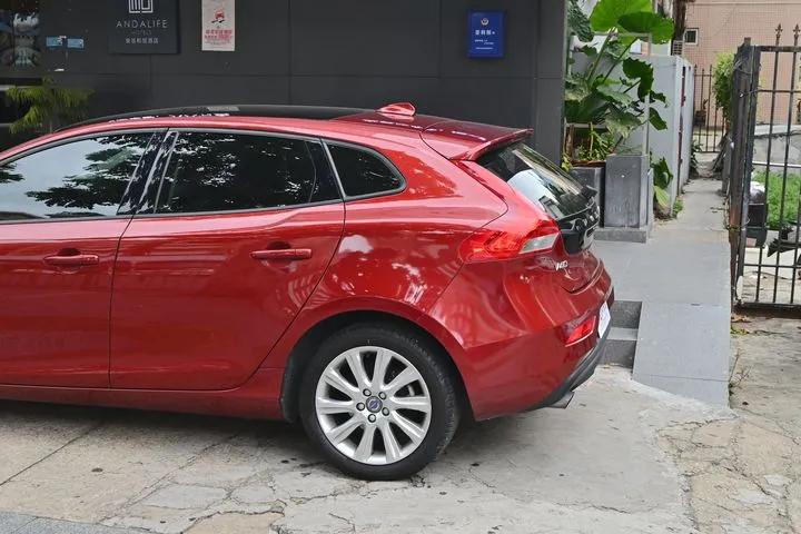 10万预算买沃尔沃v60,10万买沃尔沃xc40二手车