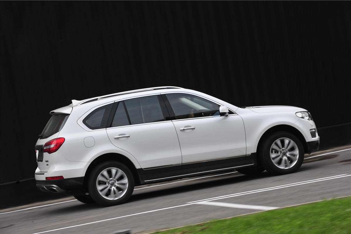 成于产品败于定价,哈弗H8应该是长城目前为止,最成功的试水