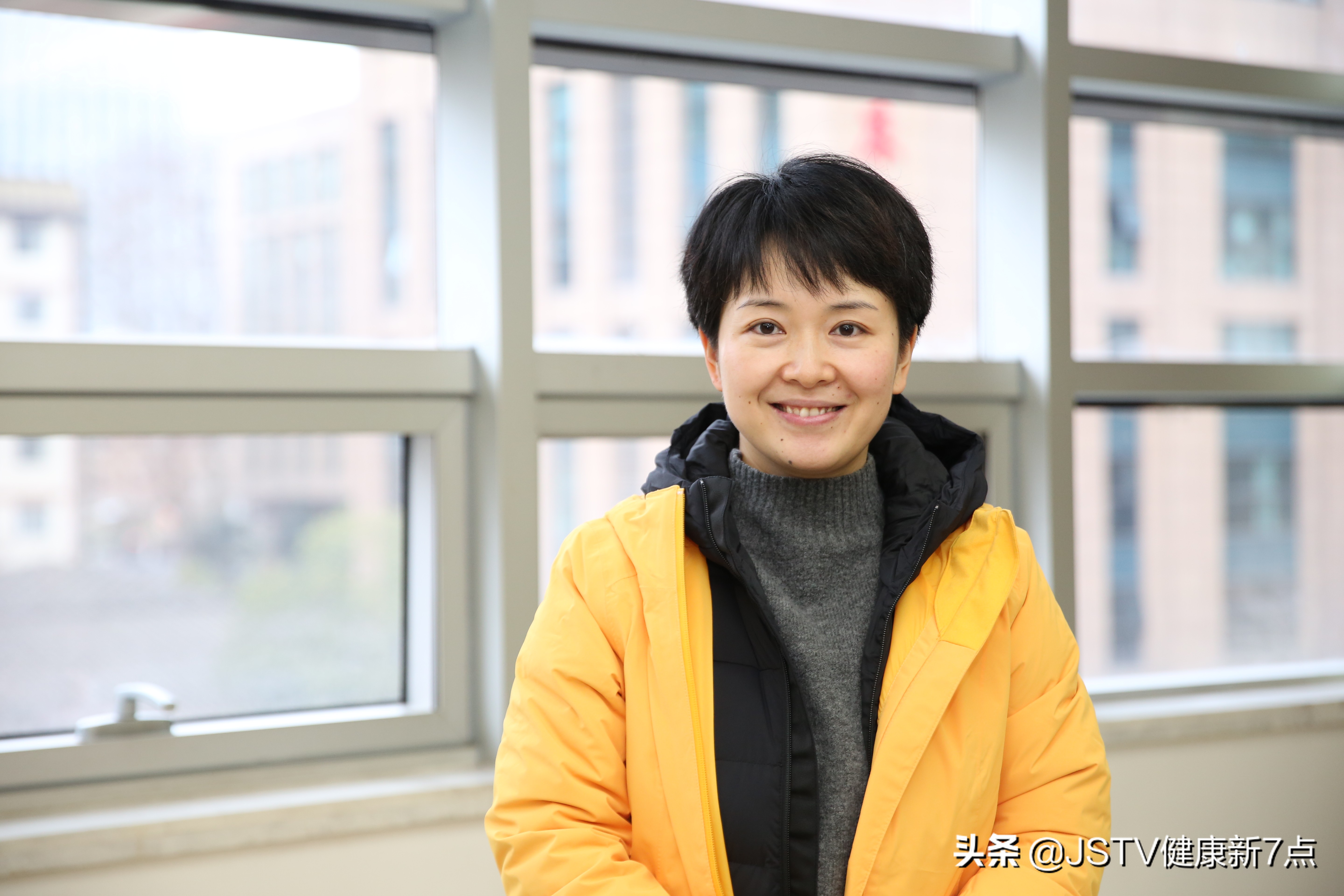 抗击疫情医护人员纪录片半小时,医务人员抗击疫情连续工作20多天