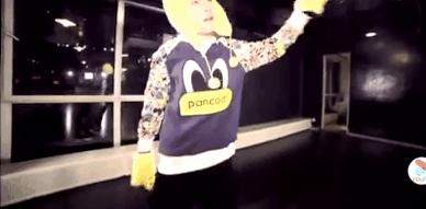 易烊千玺权志龙同款鞋,易烊千玺权志龙造型