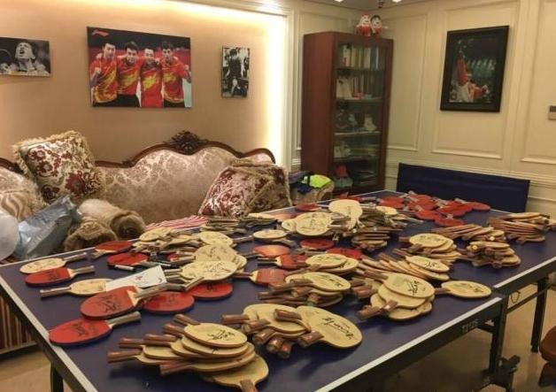 刘国梁家中豪宅曝光,刘国梁家里摆乒乓球台