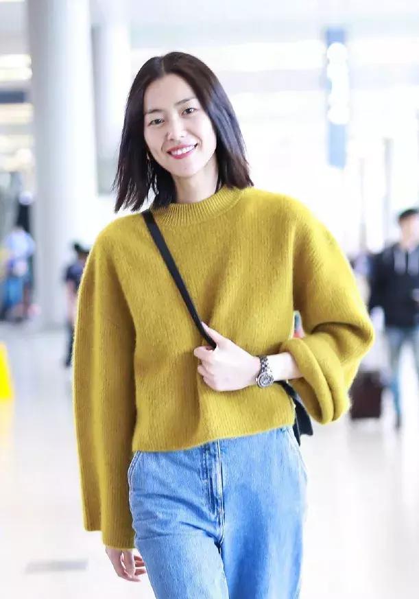 刘雯今年最流行的包,刘雯同款包时尚潮流大牌大容量