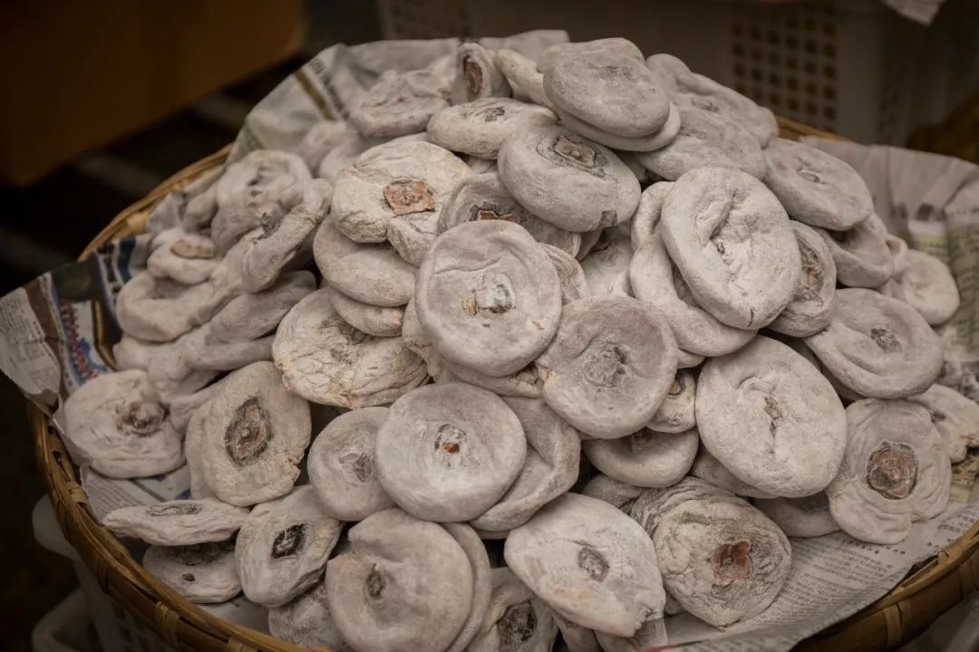 小时候没有暖气过冬视频,小时候没有空调的夏天都怎么过