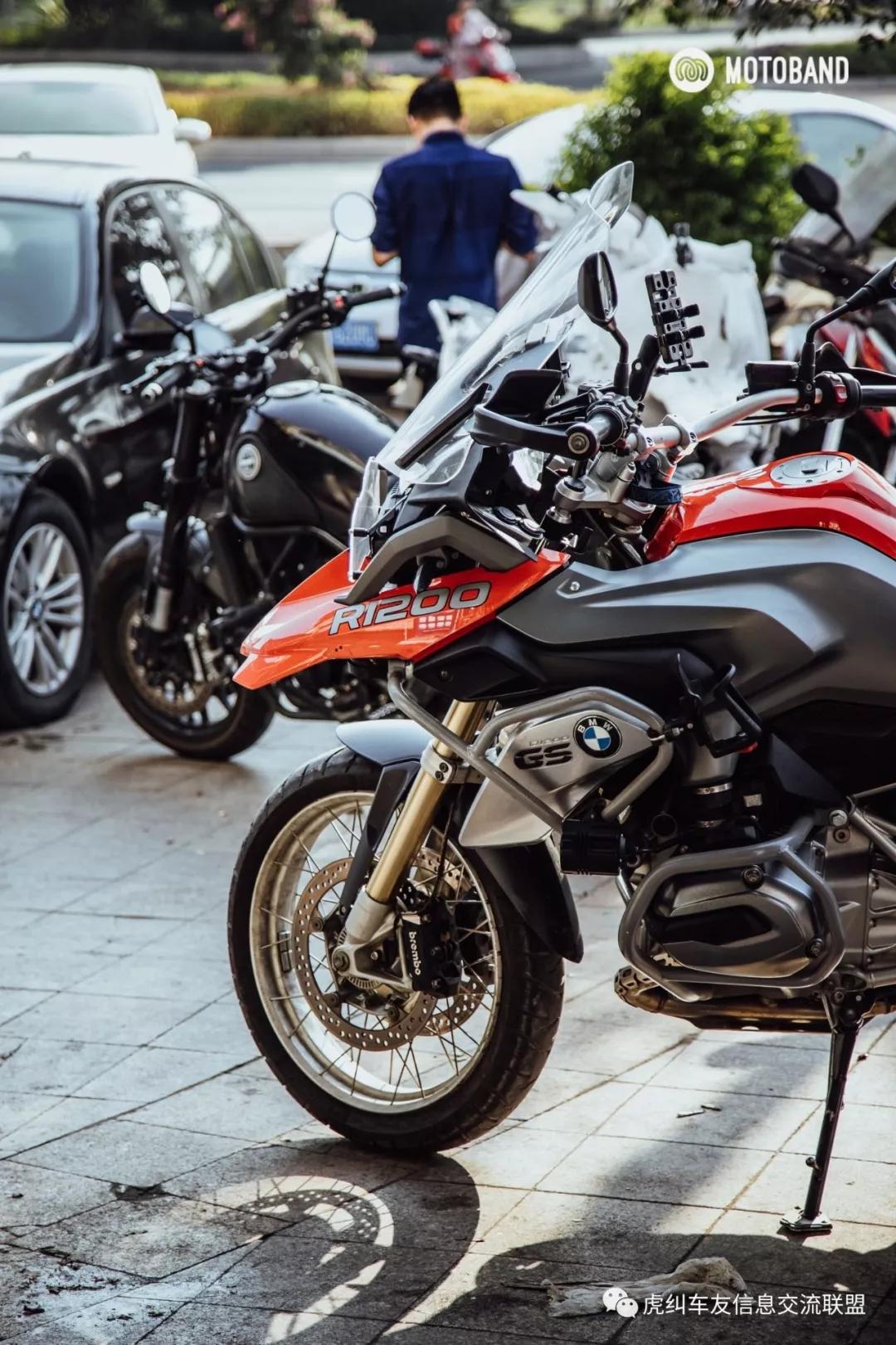 贝纳利幼狮500辐条轮爆胎,贝纳利幼狮500公路版改牌照架