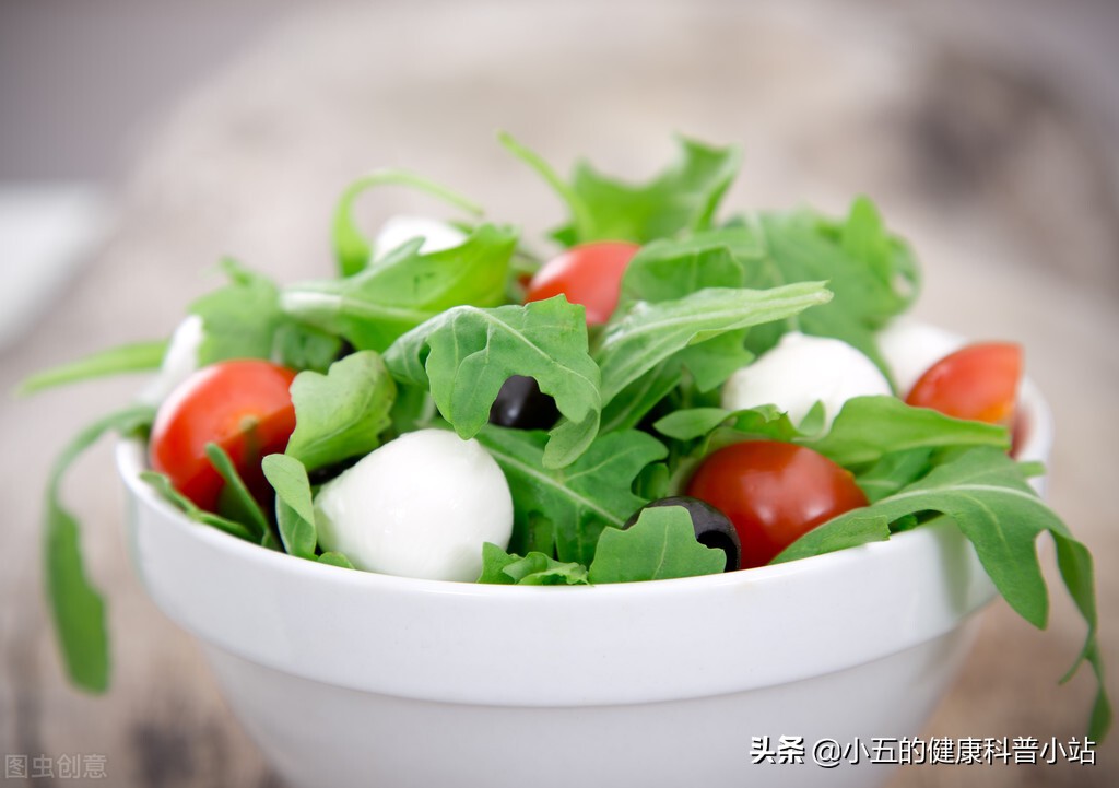 老年人夜尿增多怎么办?在药物治疗的同时也要注意以下6个方面