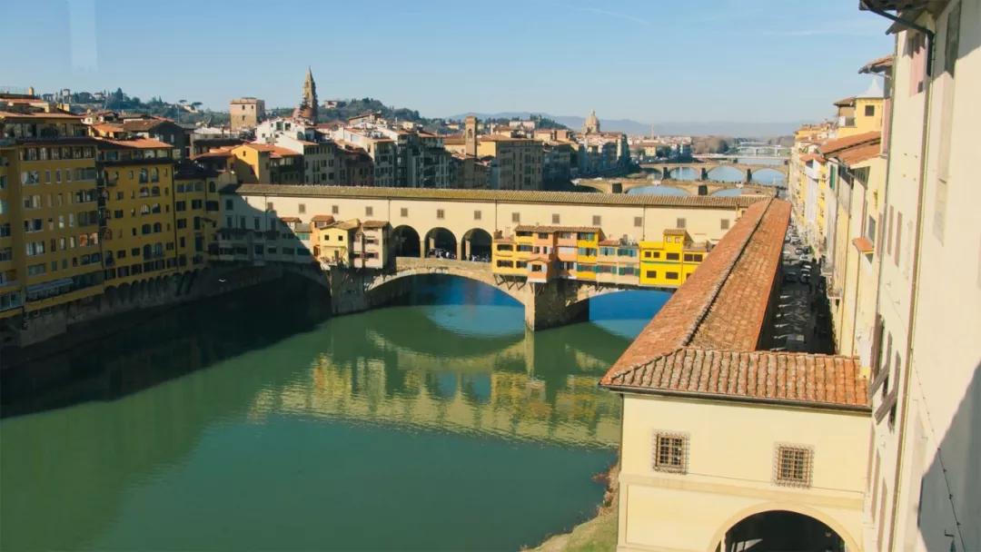 他捐了1000多亿文物,他捐给中国上千亿文物