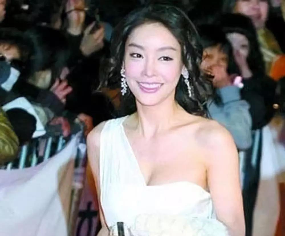 女星被毒打后续,50岁的女明星被毒打