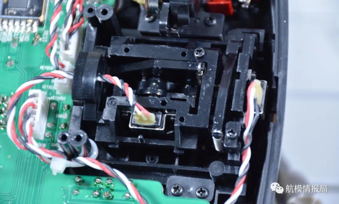 乐迪at9spro航模遥控器,乐迪航模飞控和锐飞航模飞控区别