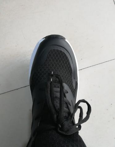 小米有品运动鞋真牛！一根头发就能拎起，仅89元，90后小伙：入坑