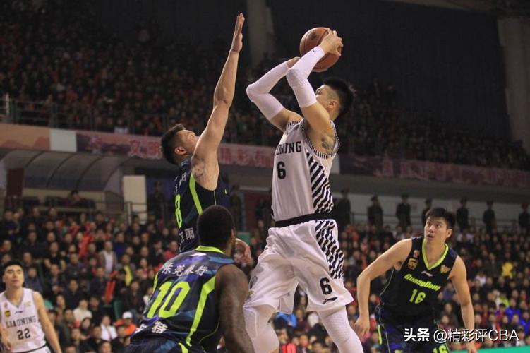 cba球员庆生滑倒受伤,cba球员过生日受伤