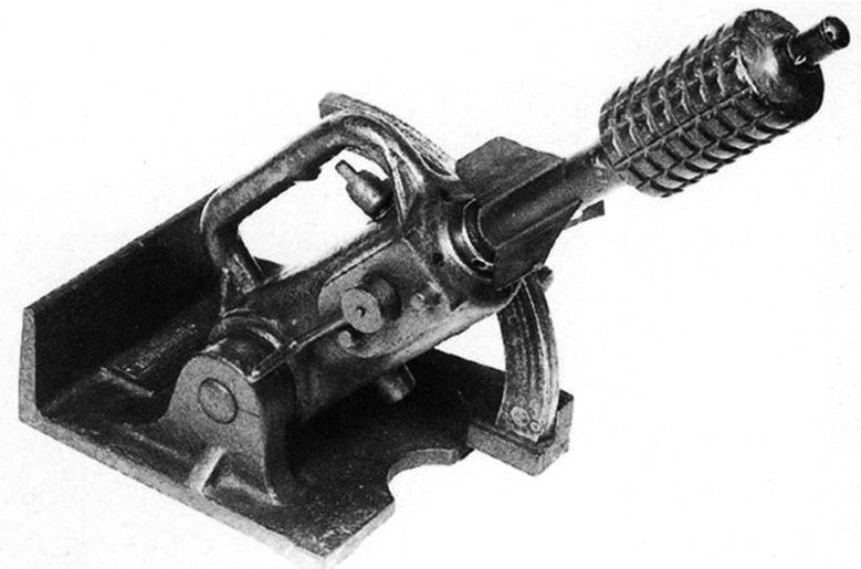 二战时期德国60毫米迫击炮,美军60毫米迫击炮大战日军掷弹筒