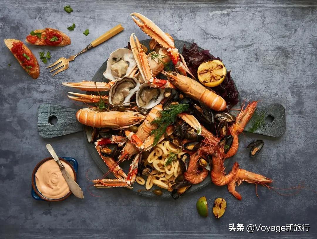 不可多得的扎哈遗作，这家最新开幕的未来感酒店，仿佛睡在酷炫的太空飞船里！