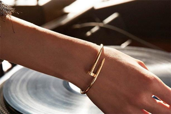 蒂芙尼大中小对比手镯,蒂芙尼1837银手镯多少钱