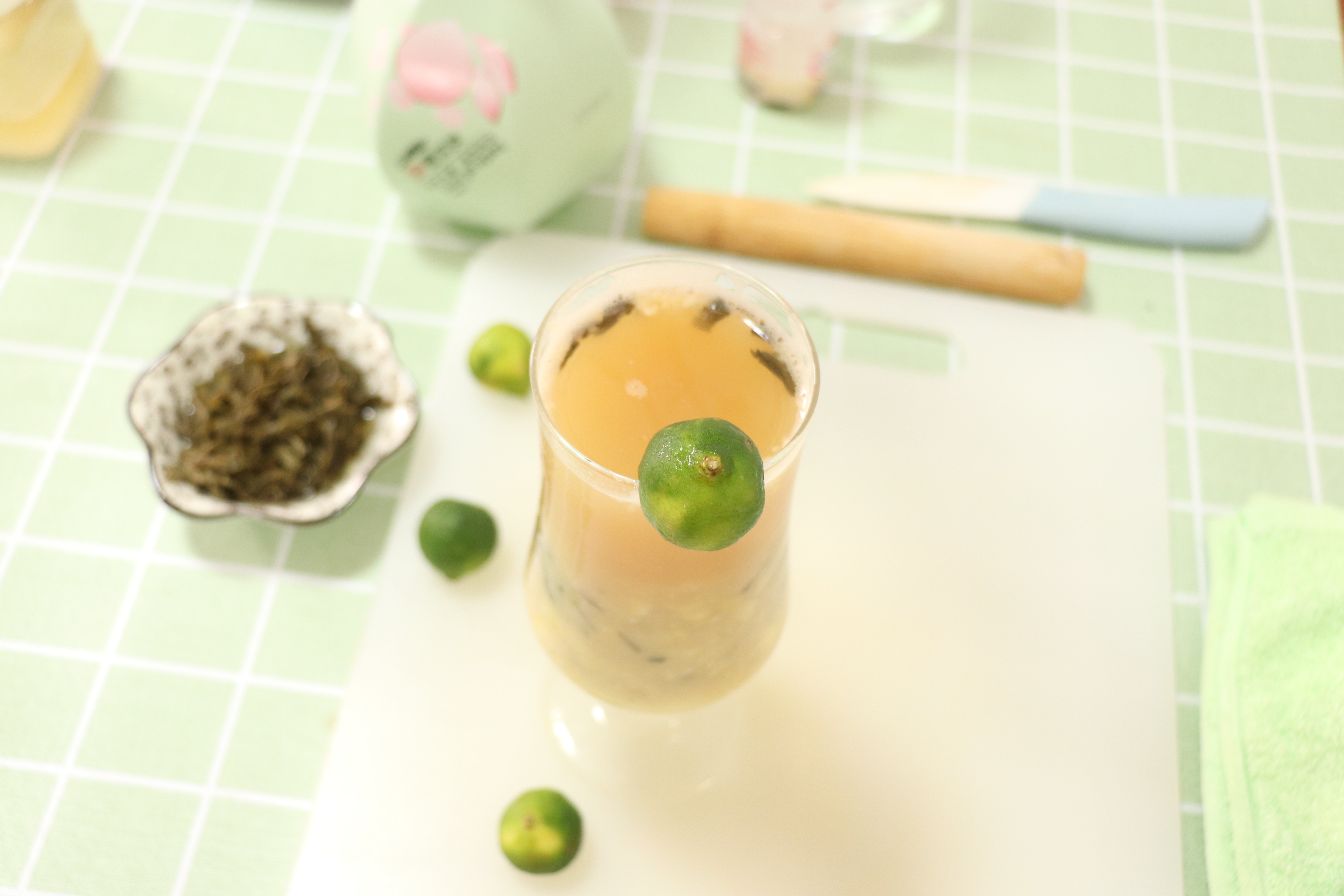 助消化的水果茶怎么做,夏天自做促进肠胃消化的水果茶