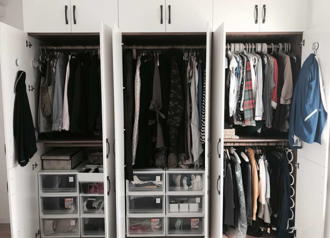 柜子衣服怎么收纳看着整齐,怎么收纳衣服一目了然