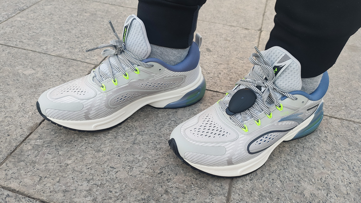 黑科技跑鞋,安踏缓震跑鞋测评