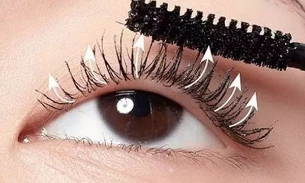 如何让睫毛变长变翘最简单,睫毛滋养液真的可以把睫毛变长吗