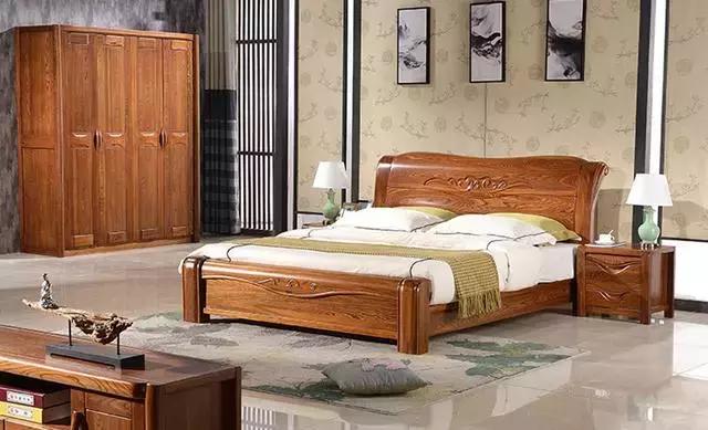 30年老木匠说实木床买这8种木材的最好，价格不贵还耐用