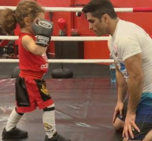 伊朗6岁男孩练出6块腹肌,伊朗男模腹肌