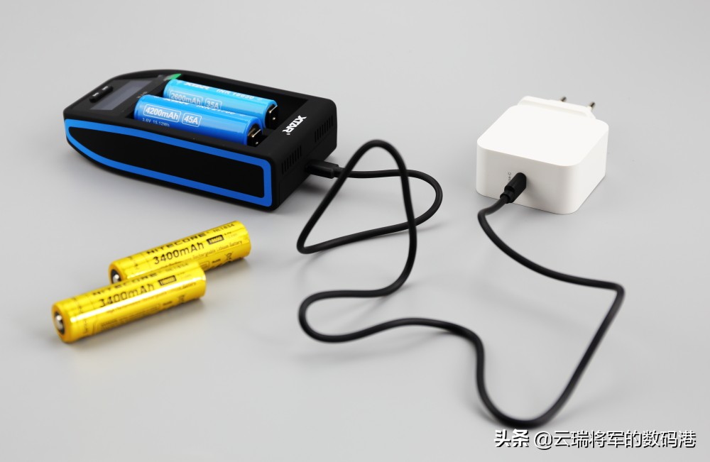 向传统的充电方式说再见——XTARST2充电器轻体验