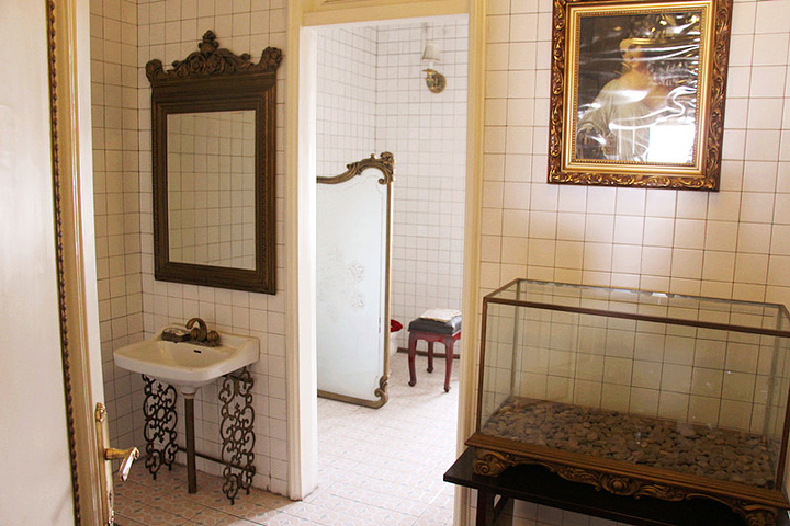 侵华日军喝马桶里的水，有几分可信？从马桶历史来分析