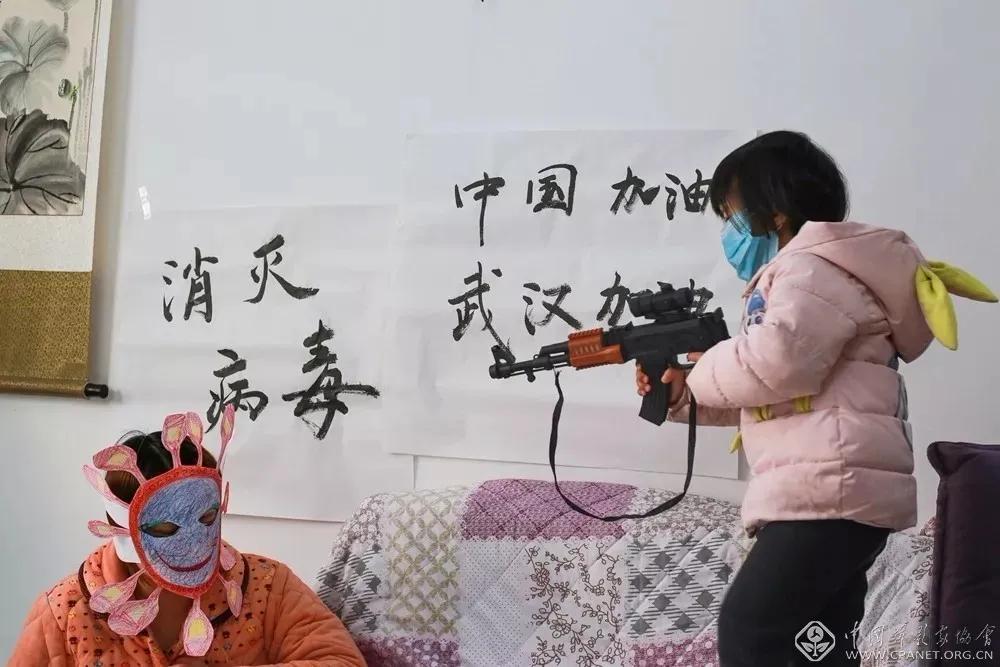 用镜头将瞬间定格永恒,镜头定格感动影像凝聚力量