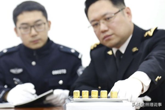 澶ц繛娴峰叧鏌ヨ幏韬綋鎼哄甫榛勯噾濂冲瓙,澶ц繛娴峰叧濂冲瓙杩戠収