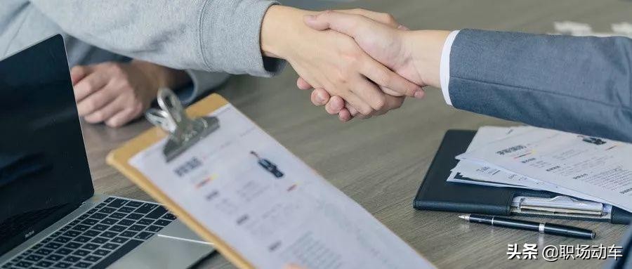 英文的一分钟的自我介绍面试官,面试自我介绍面试官主要想考啥