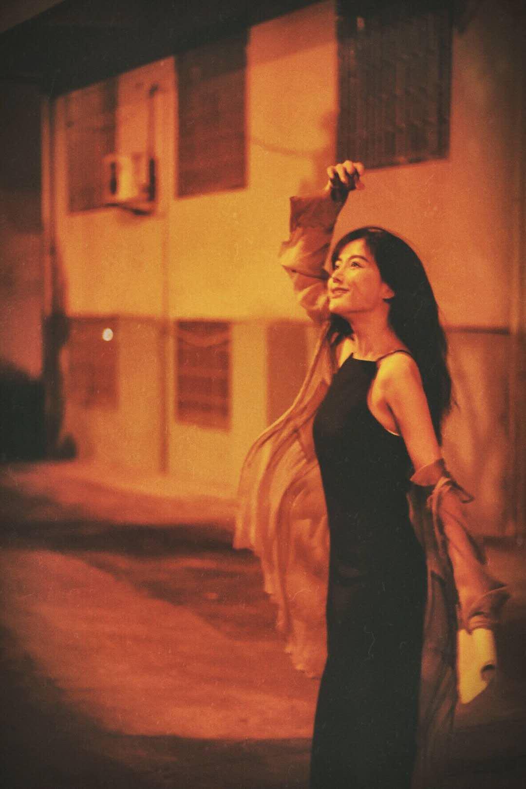 还记得南笙吗？往娱乐圈发展的她，也开始穿起“泫雅风”了