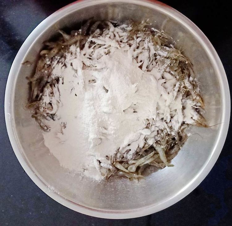 炸河虾挂糊炸还是挂淀粉炸,干锅小河虾怎么炸又酥又脆