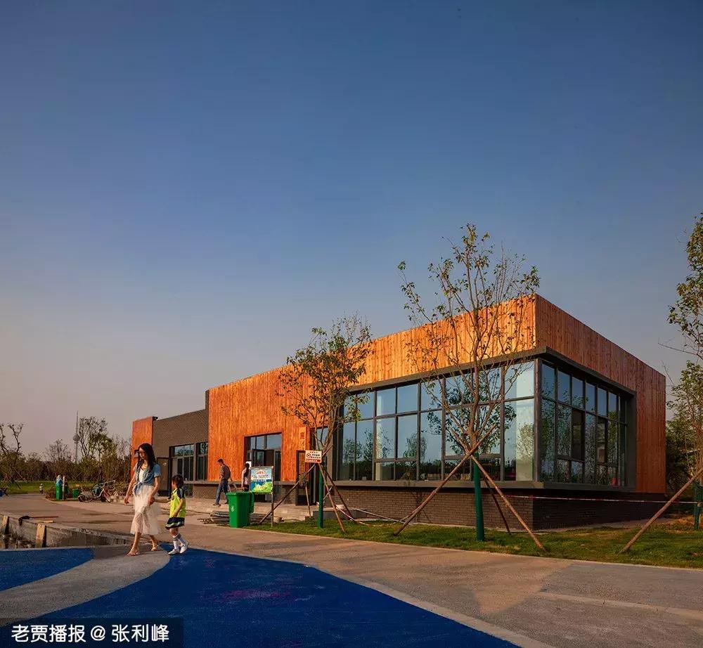 哪个公园好玩又免费又滑滑梯,半圆滑梯攀岩公园