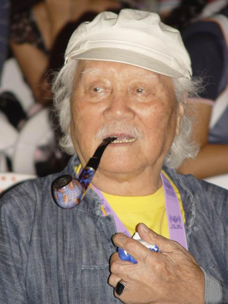 成龙给同父异母的哥哥们多少钱,国际巨星成龙有几个妻子和儿女