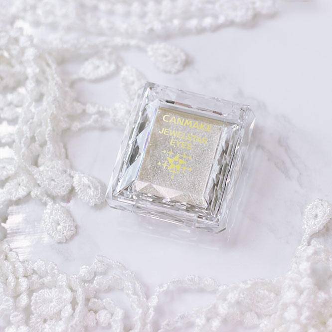 眼睛比较敏感用什么质地的眼影,眼睛凸买什么色的眼影