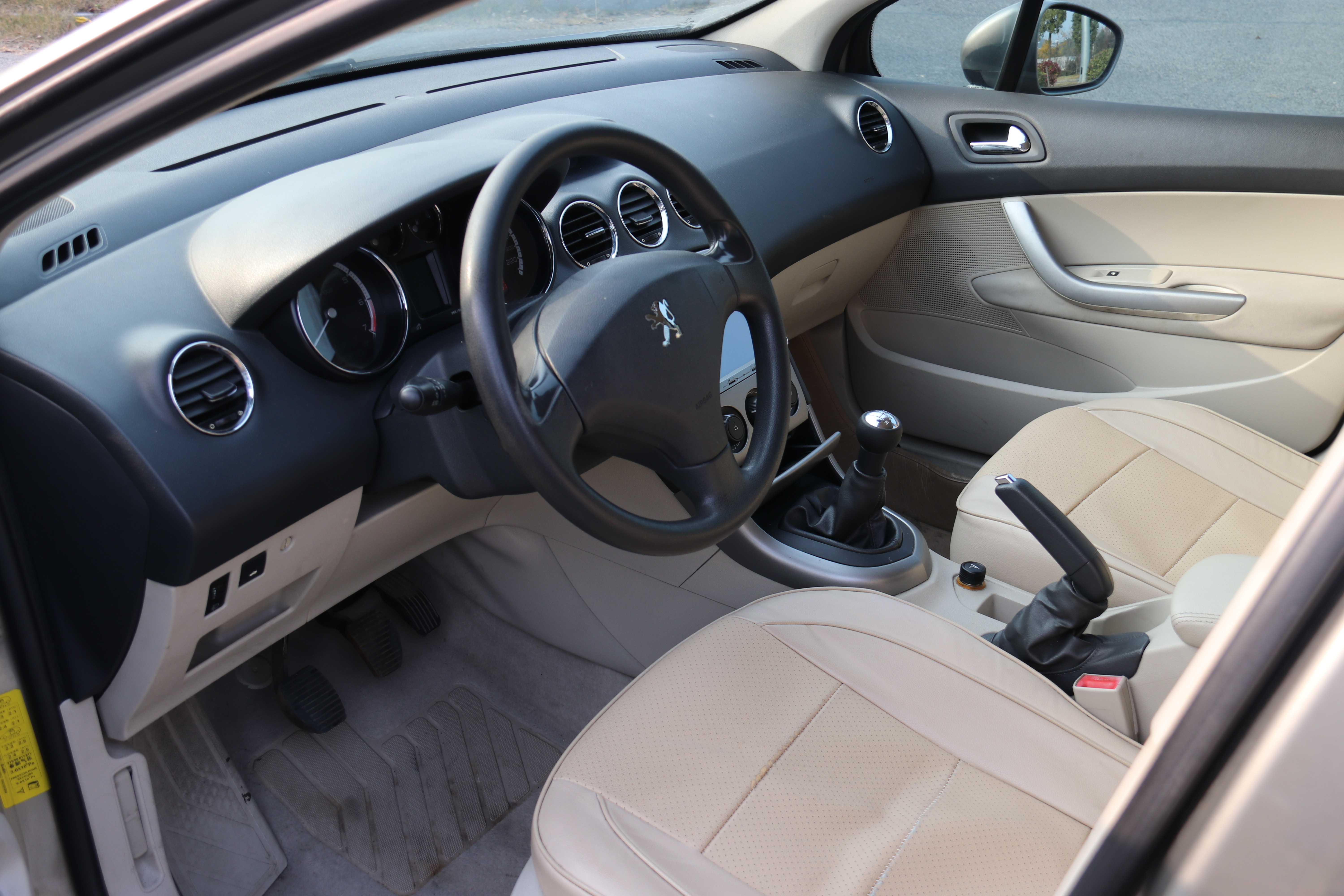 十五万左右法系车,法系车哪款车性价比高点