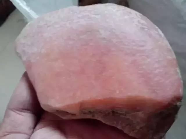 戈壁玉与戈壁石的区分,戈壁玉和戈壁石的区别