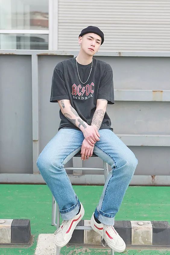 男士夏季牛仔裤必备几款,男式哪款牛仔裤好穿