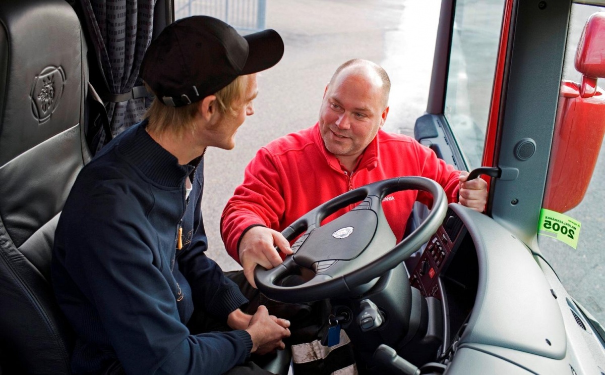 寒冷状态下启动柴油车时应怎样做,寒冷状态下启动柴油车时应怎么做