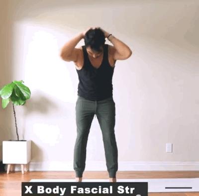 瑜伽站立前屈如何轻松往后跳,瑜伽站立前屈如何纠正弓背