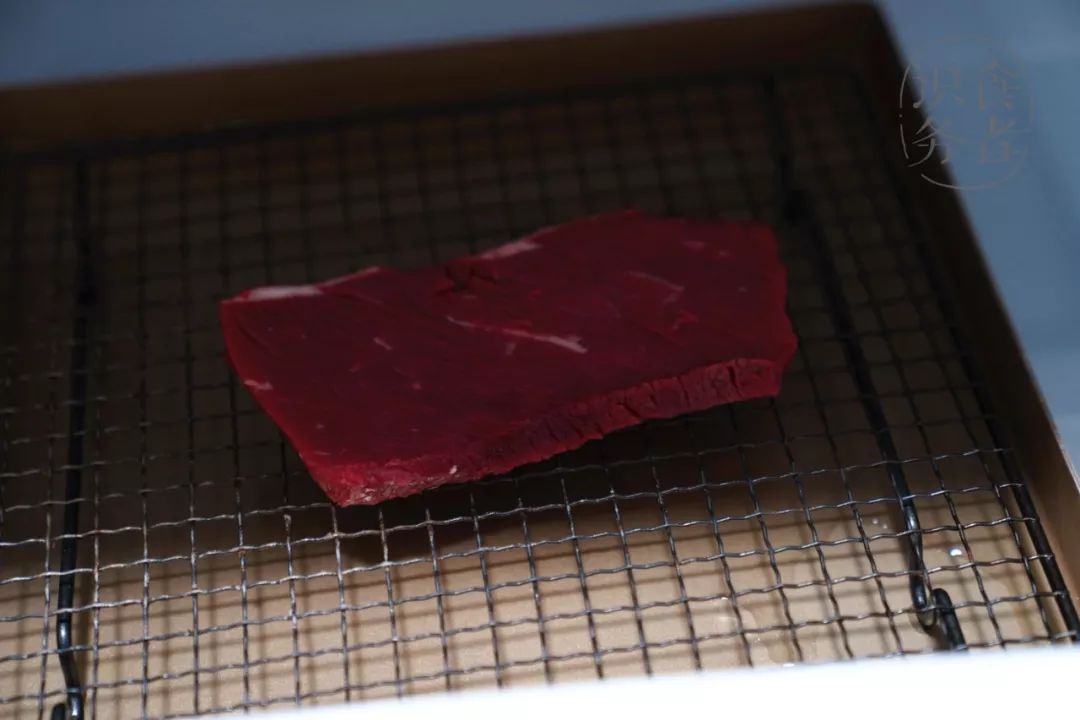 熟成牛排是智商税吗,熟成牛排算僵尸肉么