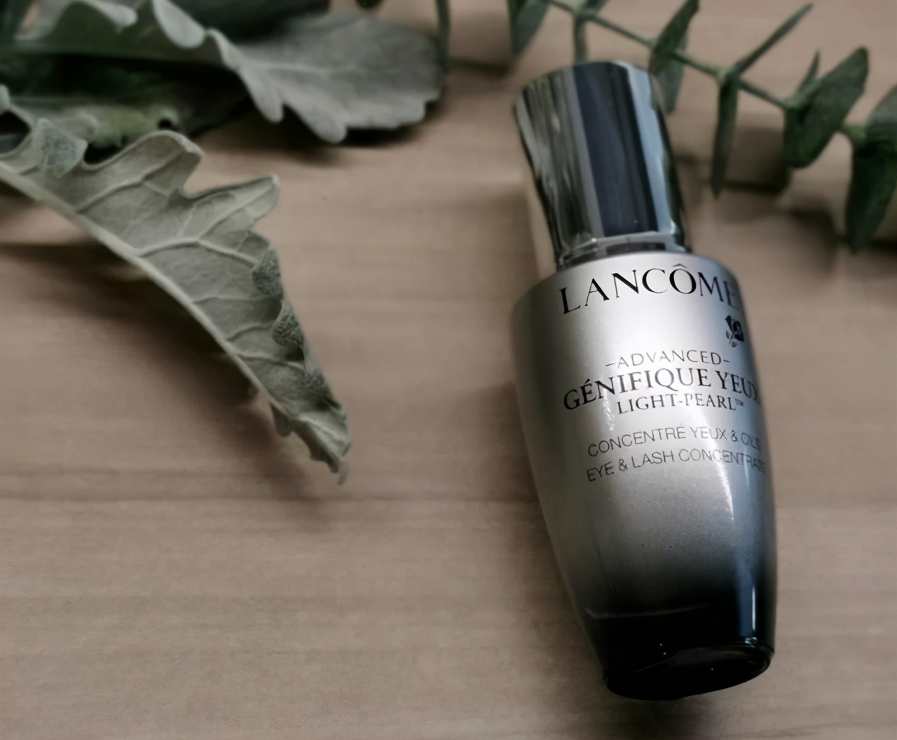 眼部精华和眼部眼霜有什么区别,眼精华排名十大公认好用的眼霜