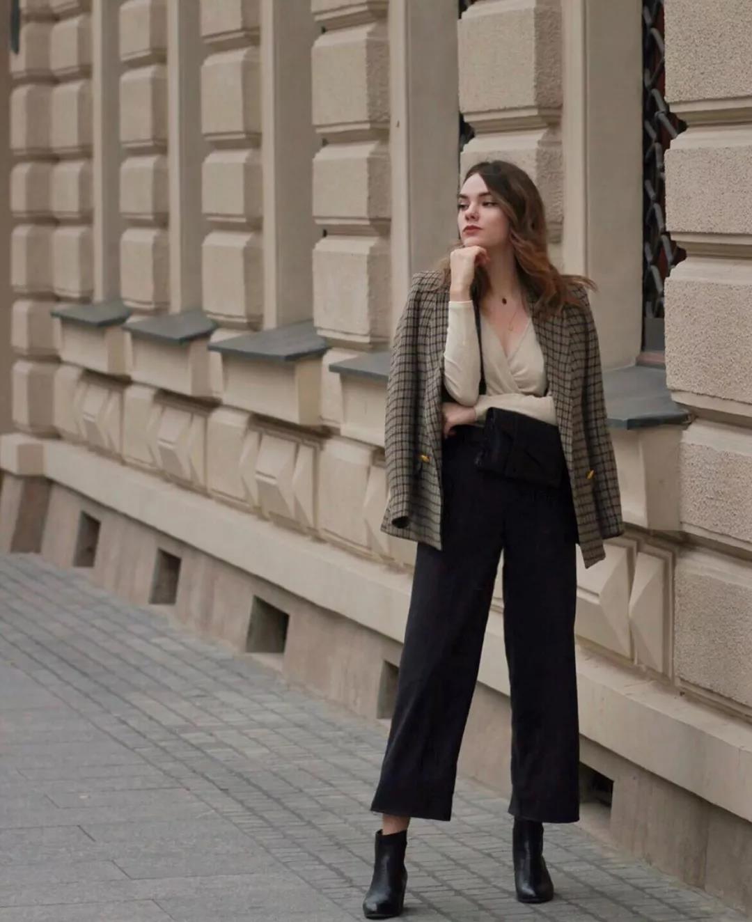 冬天脚怎么穿保暖又好看,今冬不流行露脚踝了露袜才更时髦