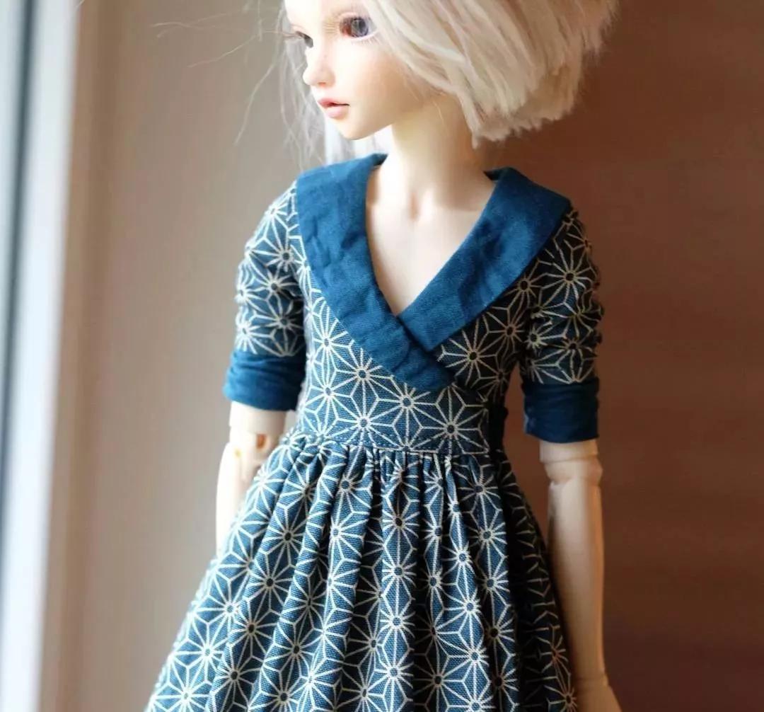 恨不能把她的芭比娃衣穿上自己身上......