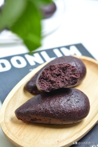 两种颜色的馒头怎么做呢,黑色馒头用什么做的