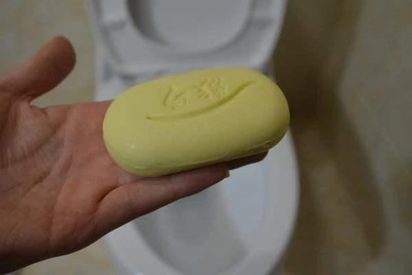 沐浴露洗面奶哪个清洁力更强,洗脸肥皂好还是洗面奶好