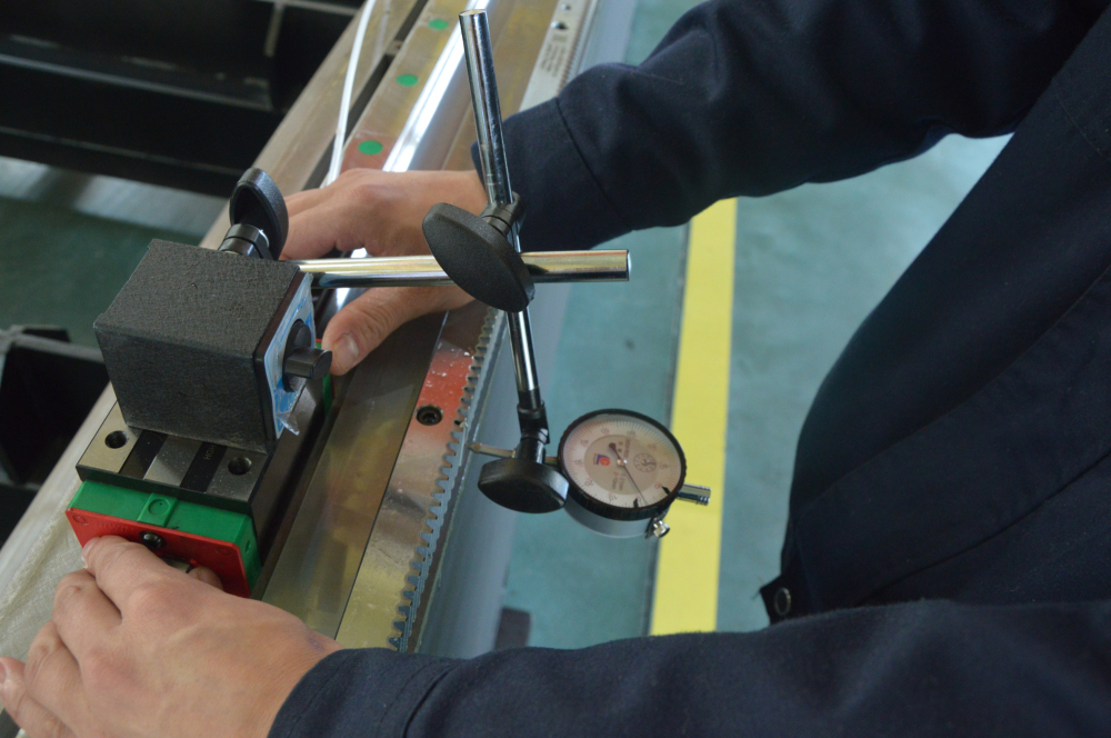 双成光纤激光切割机,高功率大型激光切割机报价