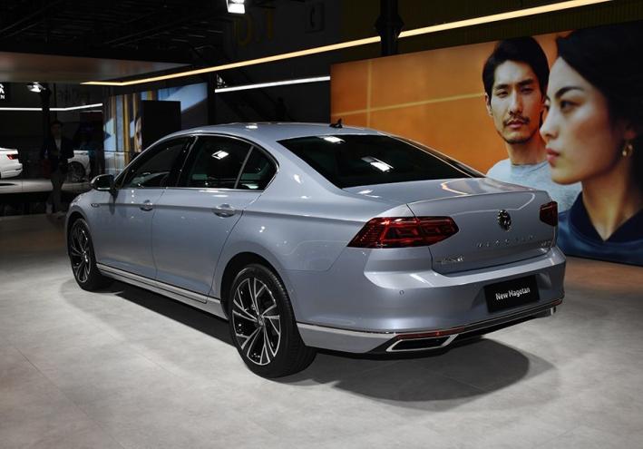 30天卖207万车,30天卖19辆车