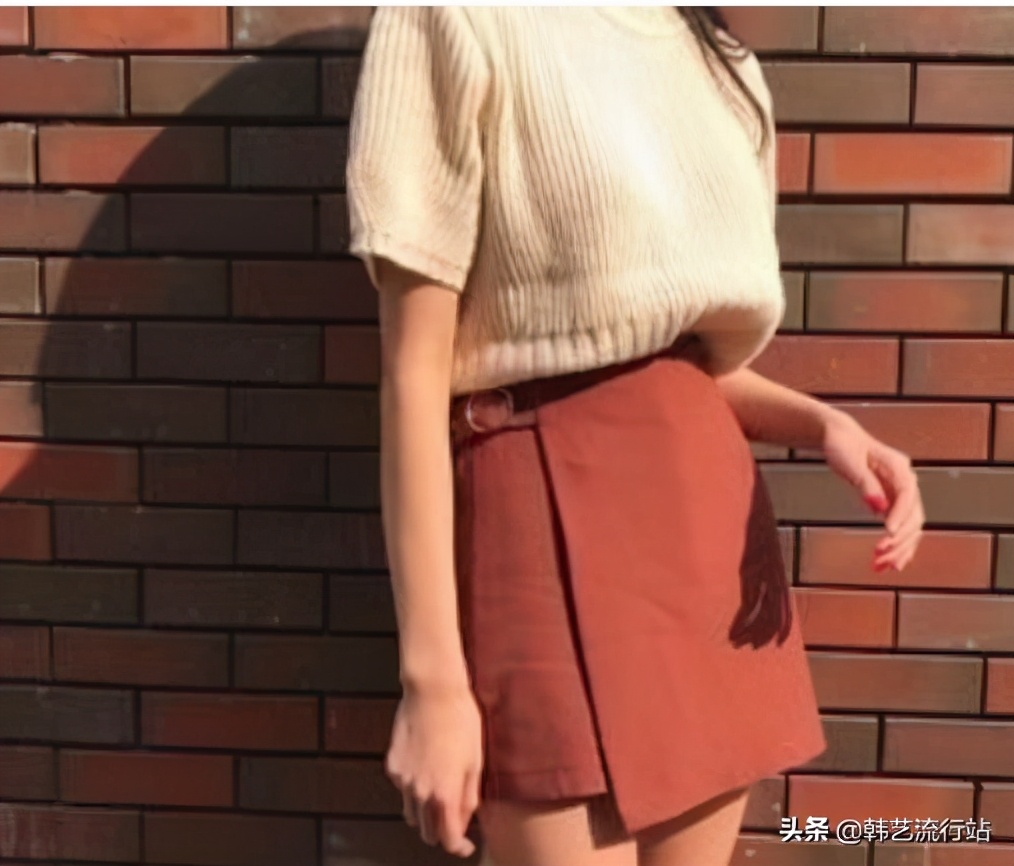 先睹为快:2021春季韩版针织衫新款在明星和模特中流行出现