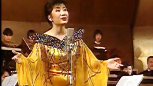 李娜为什么在国际上名气那么大,李娜真的重返歌坛了吗