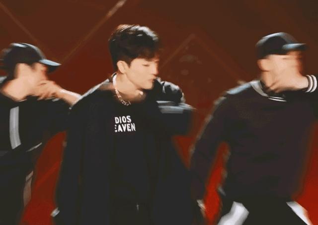 行走的荷尔蒙,这6位越老越有味,大胡茬克制又霸道,气质太绝了